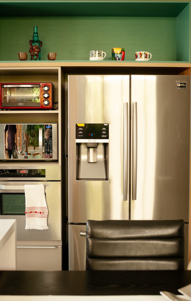 stainless steel refrigerator with ice maker